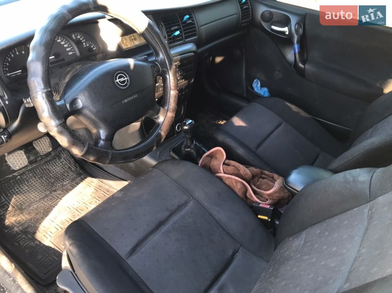 Седан Opel Vectra 2001 в Дубровице