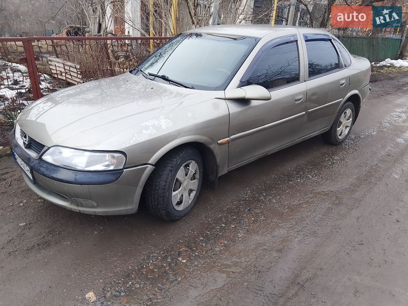 Седан Opel Vectra 1998 в Первомайске