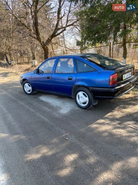 Лифтбек Opel Vectra 1991 в Самборе