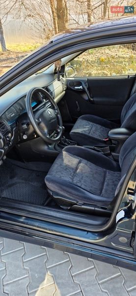 Седан Opel Vectra 2001 в Ужгороде