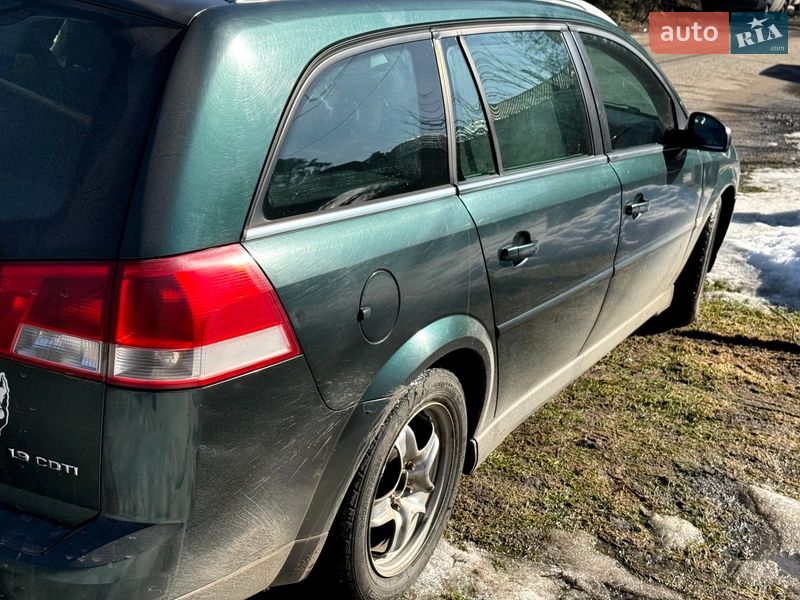 Универсал Opel Vectra 2004 в Ворзеле