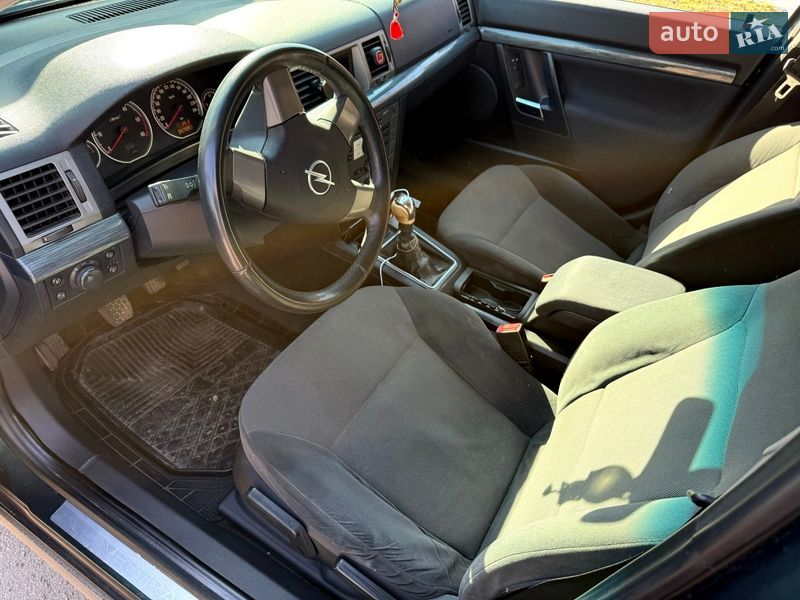 Универсал Opel Vectra 2004 в Ворзеле