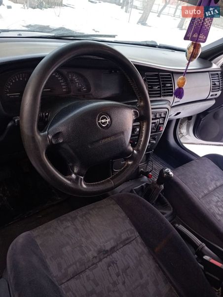 Универсал Opel Vectra 1998 в Шишаки