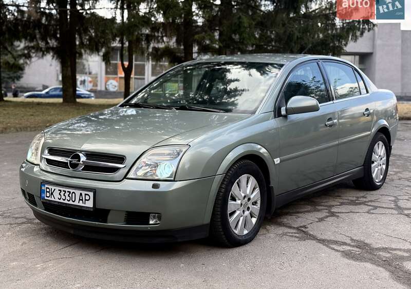 Седан Opel Vectra 2005 в Ровно
