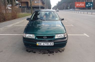 Седан Opel Vectra 1995 в Дубно