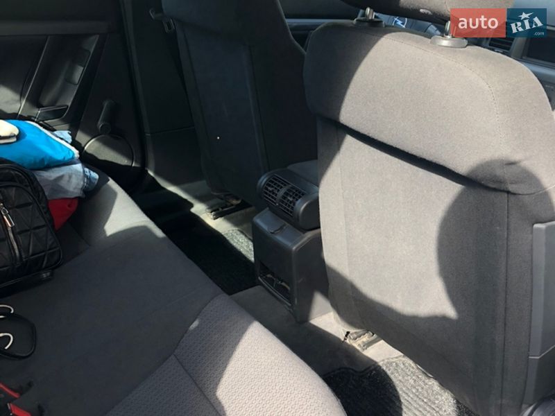 Седан Opel Vectra 2006 в Новом Ярычеве