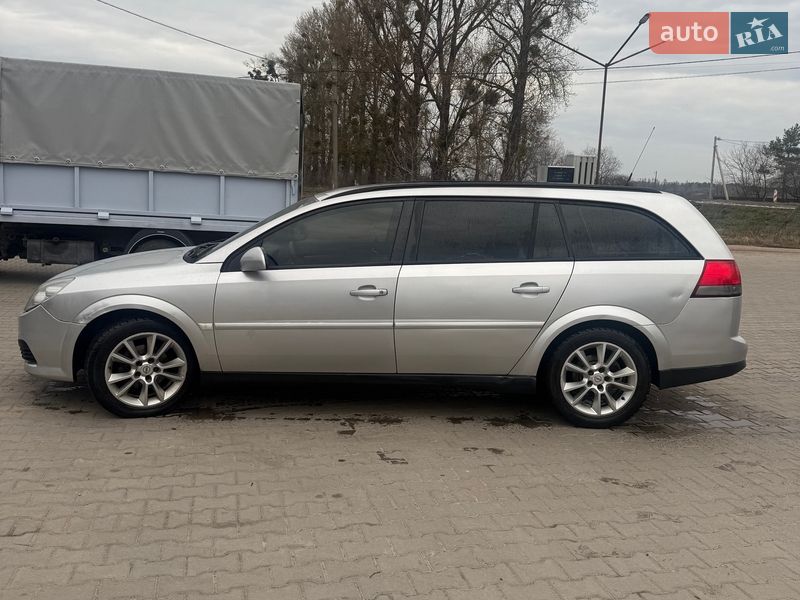 Универсал Opel Vectra 2005 в Жовкве
