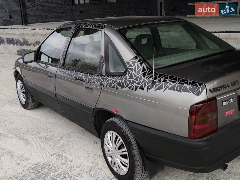 Седан Opel Vectra 1989 в Надворной
