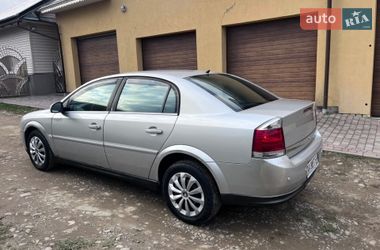 Седан Opel Vectra 2004 в Івано-Франківську