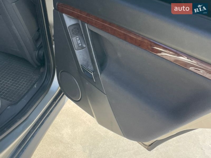 Седан Opel Vectra 2004 в Южному