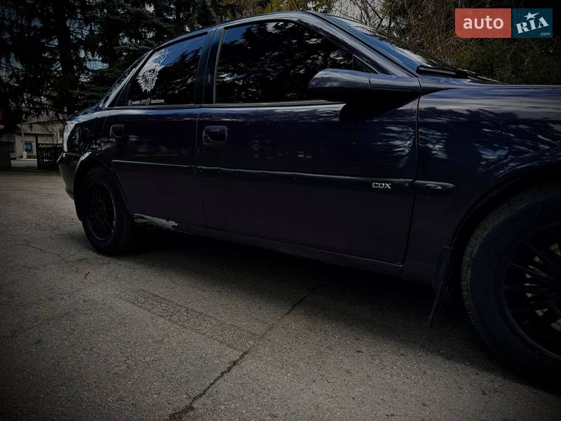 Седан Opel Vectra 1997 в Христиновке
