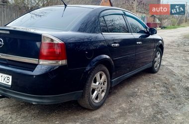 Седан Opel Vectra 2004 в Верхній Сироватці