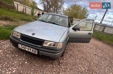 Седан Opel Vectra 1990 в Кривом Роге