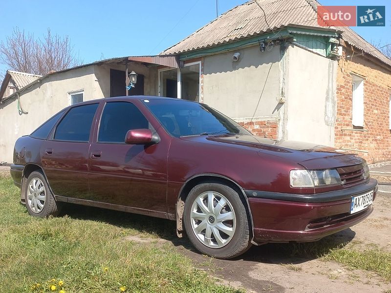 Лифтбек Opel Vectra 1989 в Змиеве