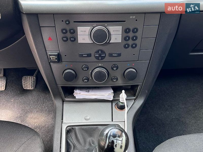 Седан Opel Vectra 2006 в Ровно