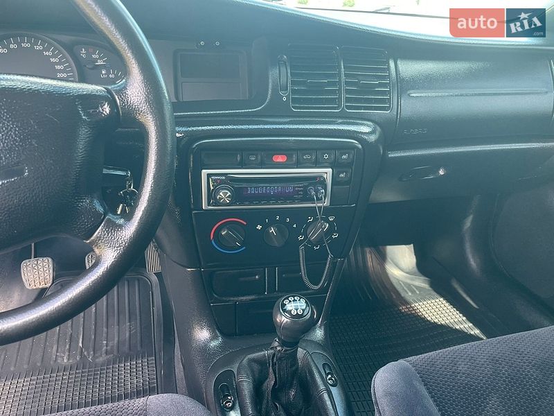 Седан Opel Vectra 1998 в Житомире