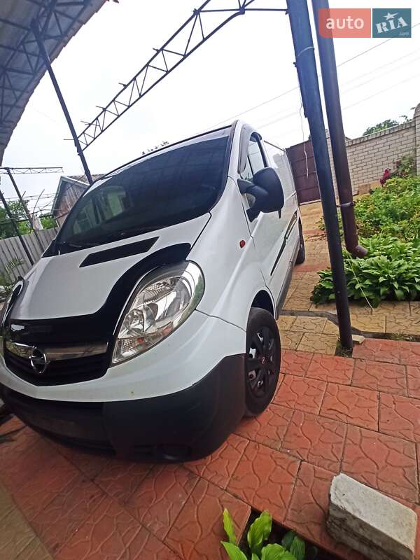 Микроавтобус Opel Vivaro-e 2010 в Черноморске