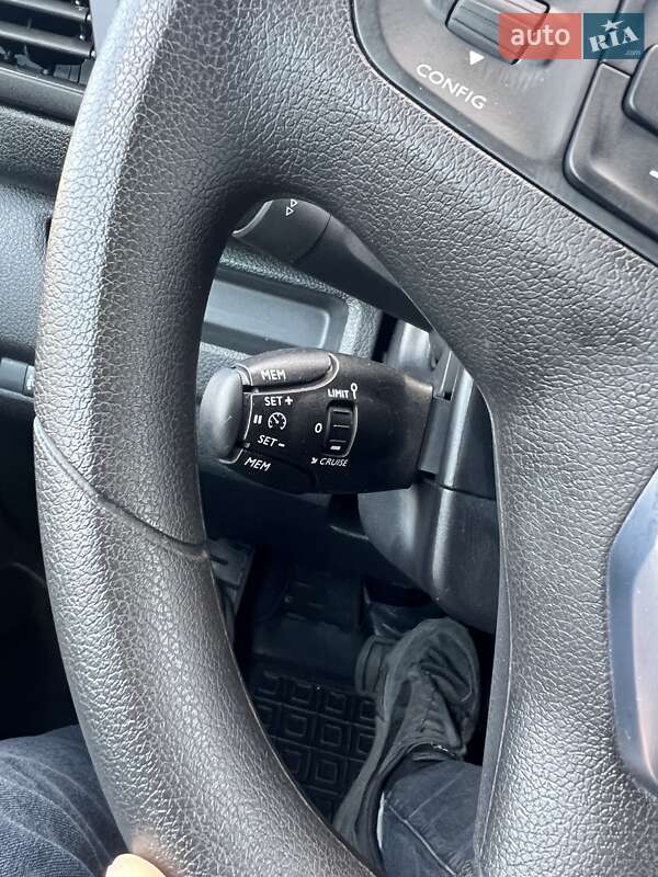 Вантажний фургон Opel Vivaro-e 2023 в Рівному