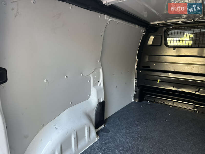 Микроавтобус грузовой (до 3,5т) Opel Vivaro-e 2021 в Львове фото 21 Микроавтобус грузовой (до 3,5т) Opel Vivaro-e 2021 в Львове