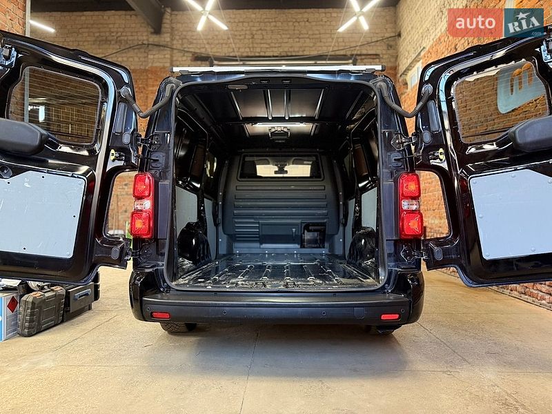 Вантажний фургон Opel Vivaro-e 2021 в Житомирі