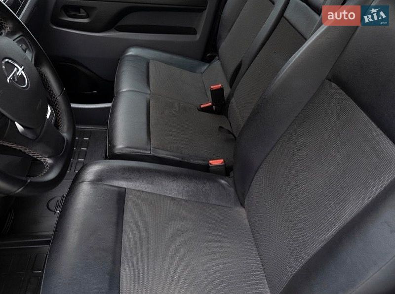 Вантажний фургон Opel Vivaro-e 2021 в Житомирі