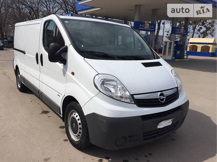 Opel Vivaro 2012 року