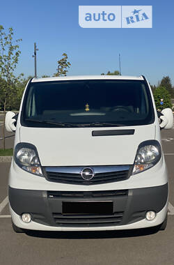 Легковой фургон (до 1,5 т) Opel Vivaro груз. 2014 в Ровно