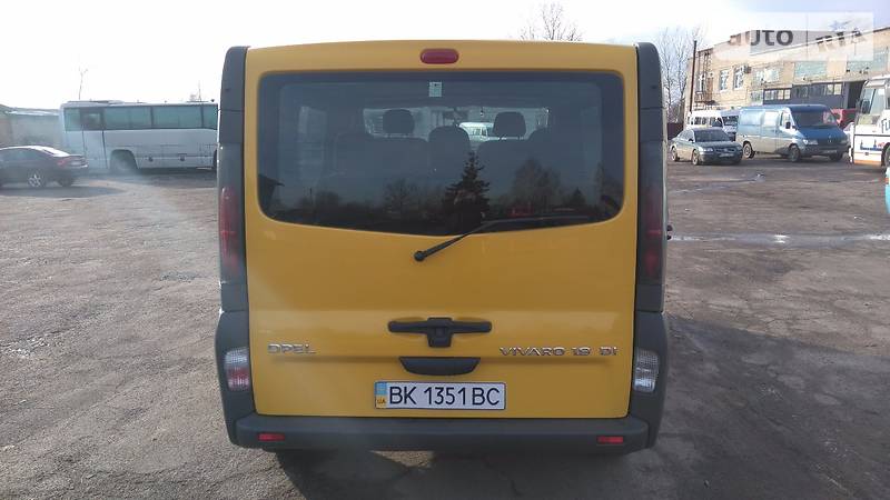 Мінівен Opel Vivaro 2004 в Володимирці