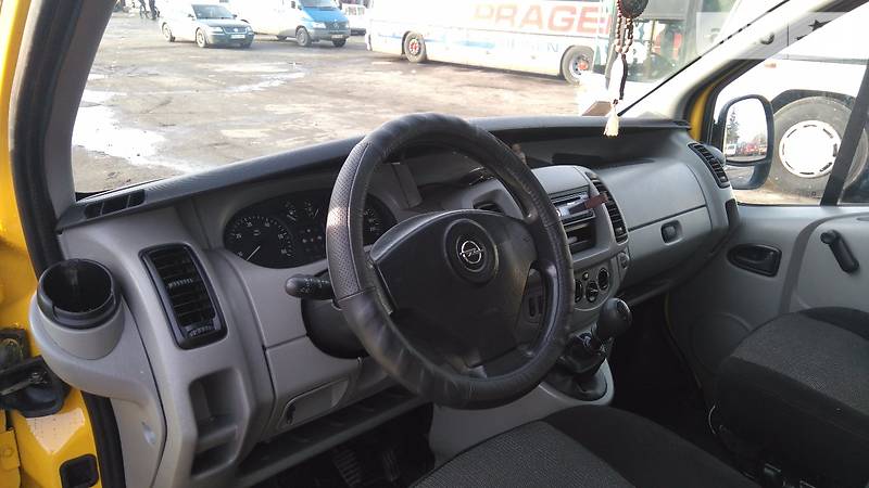 Мінівен Opel Vivaro 2004 в Володимирці