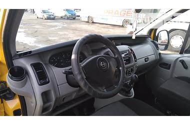 Минивэн Opel Vivaro 2004 в Владимирце