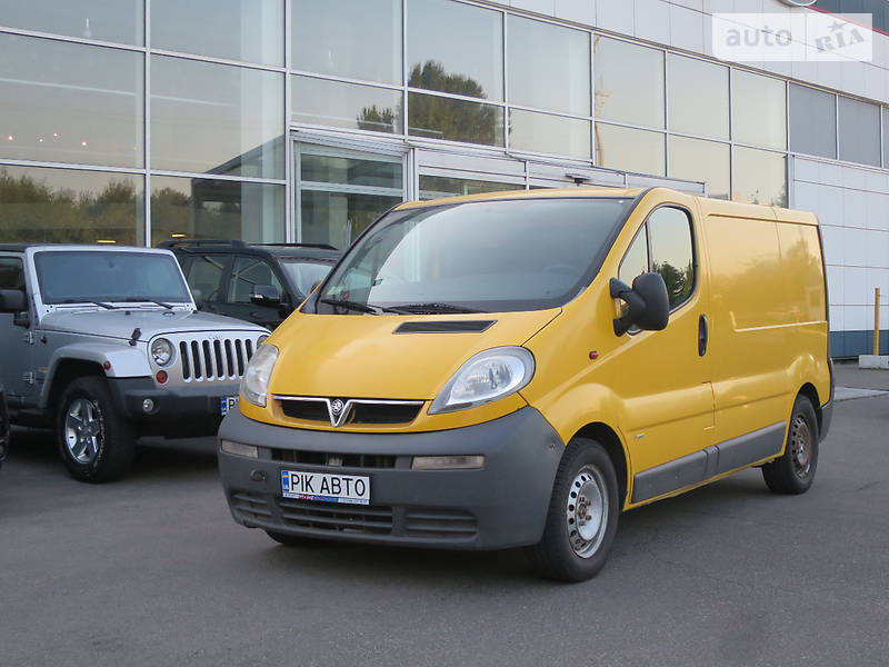 Грузопассажирский фургон Opel Vivaro 2004 в Киеве