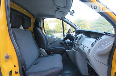 Грузопассажирский фургон Opel Vivaro 2004 в Киеве