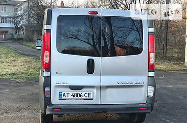 Минивэн Opel Vivaro 2011 в 