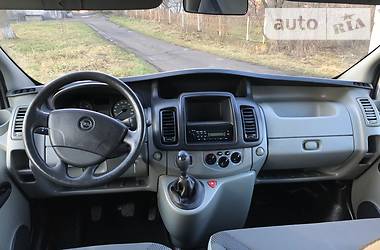 Минивэн Opel Vivaro 2011 в 