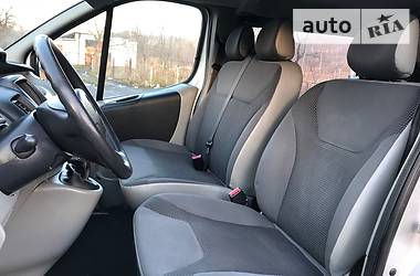 Минивэн Opel Vivaro 2011 в 