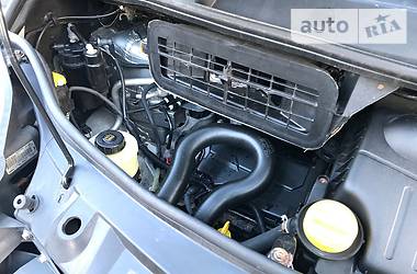 Минивэн Opel Vivaro 2011 в 