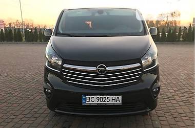 Грузопассажирский фургон Opel Vivaro 2015 в Львове