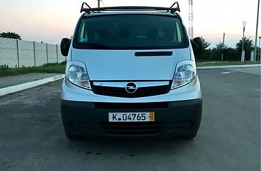 Грузопассажирский фургон Opel Vivaro 2013 в Дубно