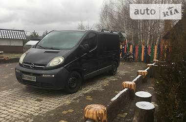 Грузопассажирский фургон Opel Vivaro 2003 в Ивано-Франковске