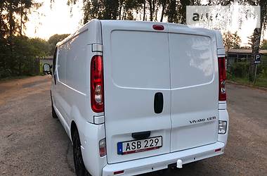 Вантажопасажирський фургон Opel Vivaro 2014 в Радивиліві