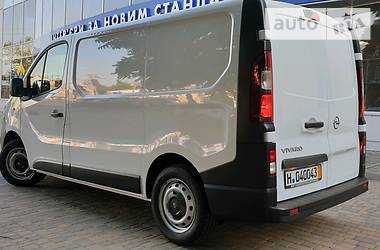 Вантажопасажирський фургон Opel Vivaro 2015 в Одесі