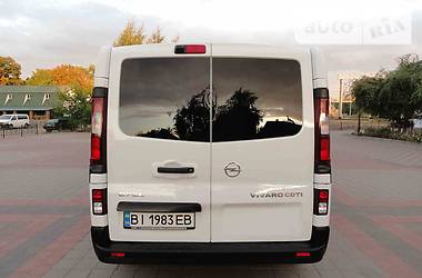 Мінівен Opel Vivaro 2015 в Полтаві