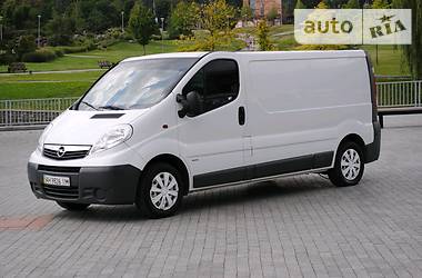 Грузопассажирский фургон Opel Vivaro 2010 в Ирпене