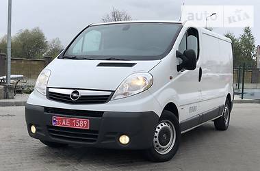 Грузопассажирский фургон Opel Vivaro 2013 в Дубно