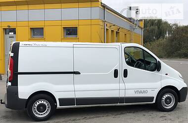 Грузопассажирский фургон Opel Vivaro 2013 в Дубно