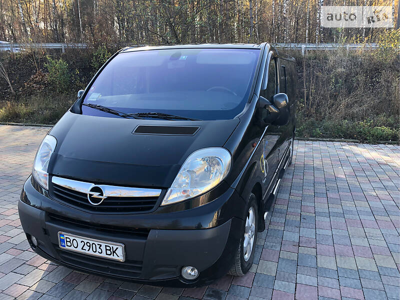 Грузопассажирский фургон Opel Vivaro 2009 в Тернополе