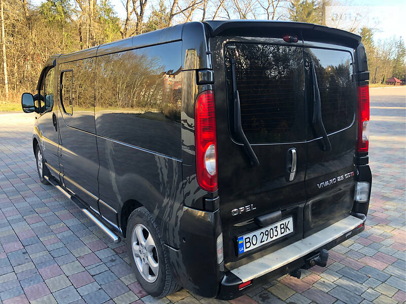 Грузопассажирский фургон Opel Vivaro 2009 в Тернополе