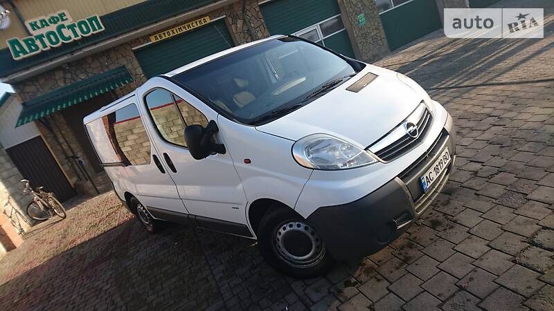 Мінівен Opel Vivaro 2010 в 