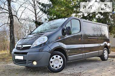 Вантажопасажирський фургон Opel Vivaro 2012 в Дрогобичі