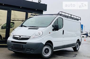 Вантажопасажирський фургон Opel Vivaro 2014 в Харкові